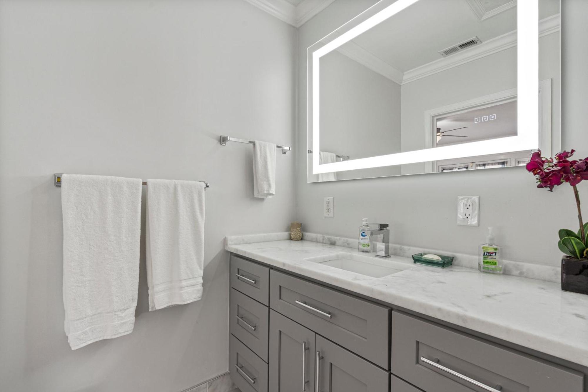 Modern & Comfy Suite Fort Washington Exterior foto